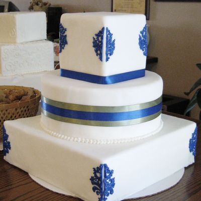 Mixed Shape Wedding With Damask Piping