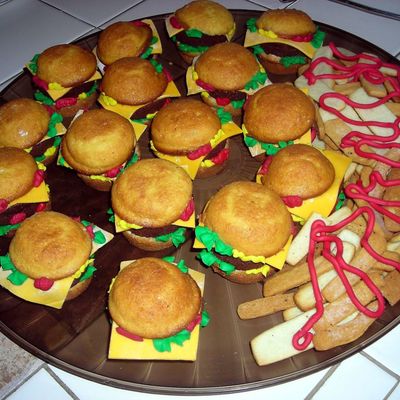 Mini Cheeseburger Cupcakes