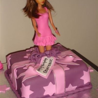 Bratz Gift Box Cake