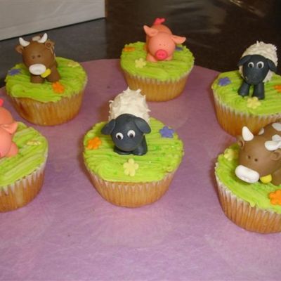 Farm Animal Cup Cakes