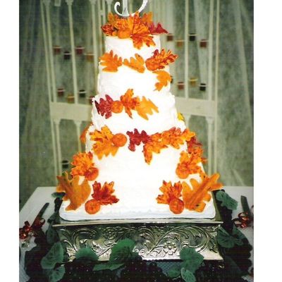 Fall Leaves Wedding Cake