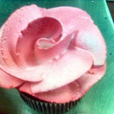 Jumbo Rose For A Jumbo Cupcake