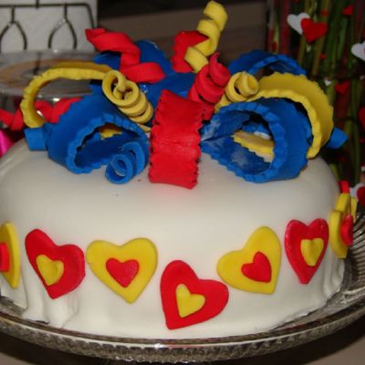 Mother's Day Cake With Bow