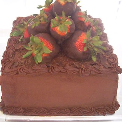 Chocolate Cake With Strawberries