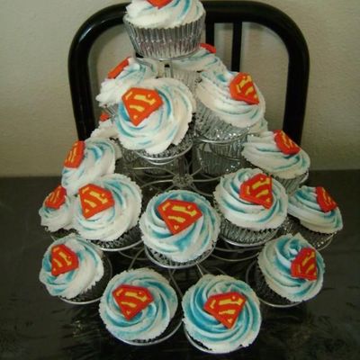 Superman Cupcakes