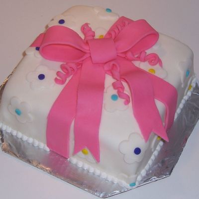 Course Iii Gift Cake
