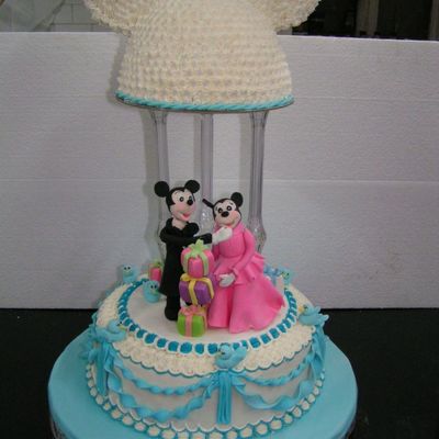 Mickey & Minnie Celebrate