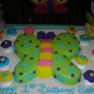 Butterfly With Flower Cupcakes