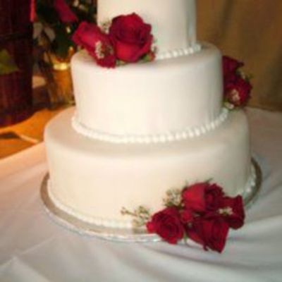 White Fondant With Red Roses