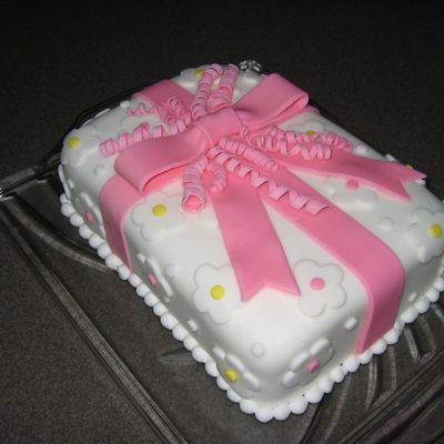 Wilton Fondant Present Cake