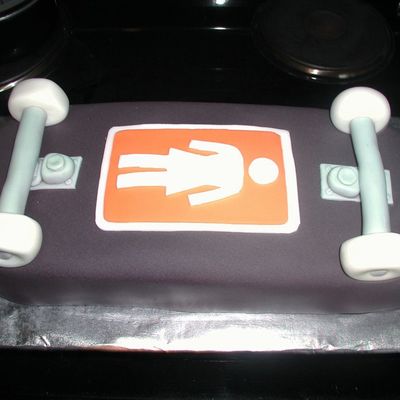Skateboard Cake