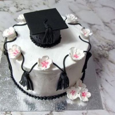 Web_Grad_Cake.jpg