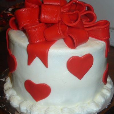 Round Valentine's Cake