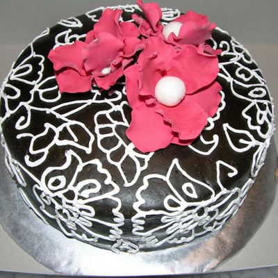 Choclate Fonant Flower Cake
