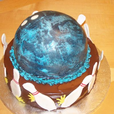 Bowling Ball Cake
