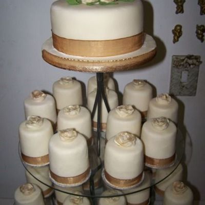 Mini Cakes For A Bride