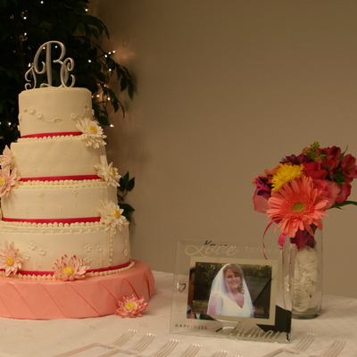 Simple Fondant Design With Gum Paste Mums