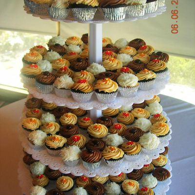 Mini Wedding Cupcakes