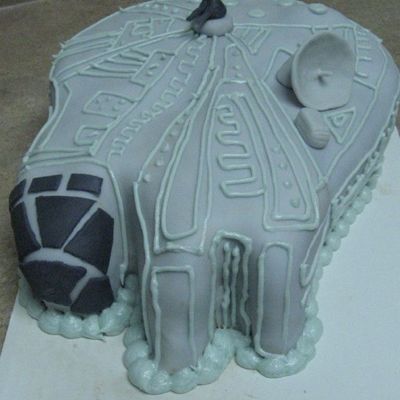Millenium Falcon Cake
