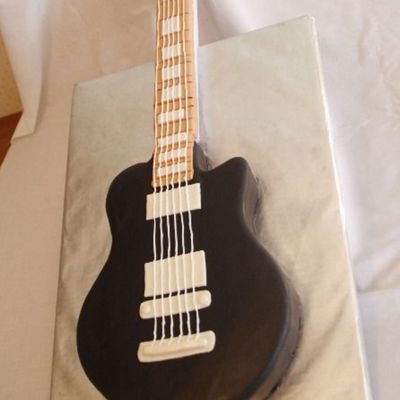 Dan's Guitar Cake