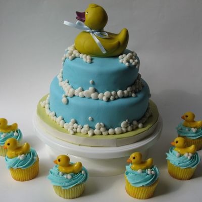 Momma Duck Shower Cake