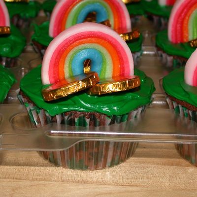 St. Patrick's Day Rainbow Cupcakes