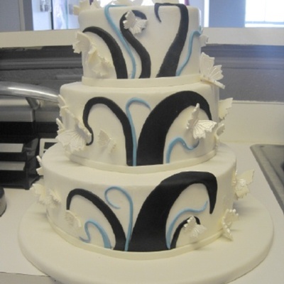 1St Wedding Cake For My Sis...