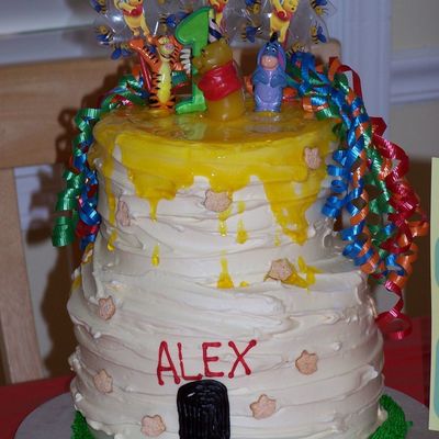 1St Bday Pooh Beehive