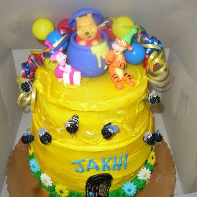 Pooh Beehive Cake