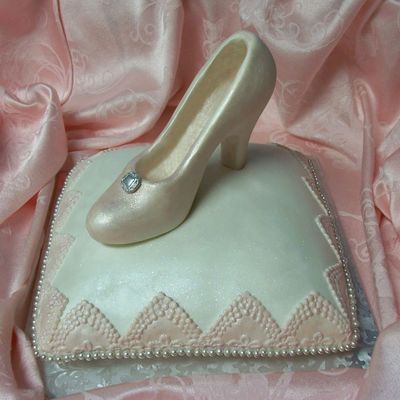 Glass Slipper On A Cake Pillow