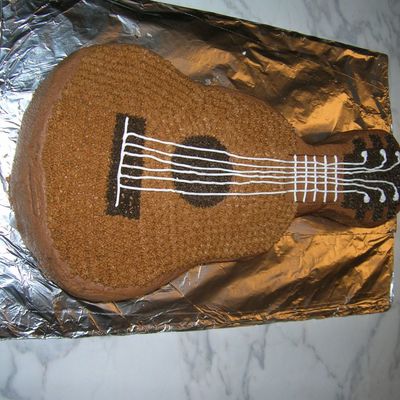 Guitar Cake