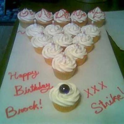Bowling Cupcakes
