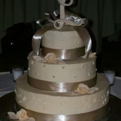 Ivory And Champagne Wedding