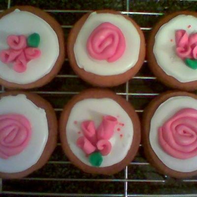 Cookies With Roses