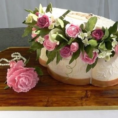 Peony Jewelry Box Cake