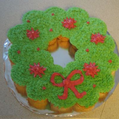 Wreath Cupcake Cake