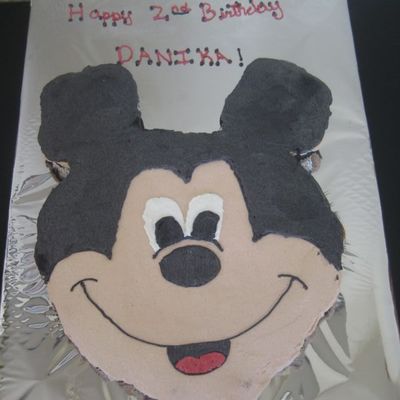 Mickey Mouse Cupcake Cake