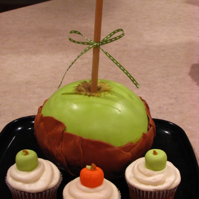 Caramel Apple Cake
