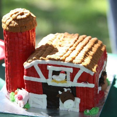 Barnyard Birthday Cake