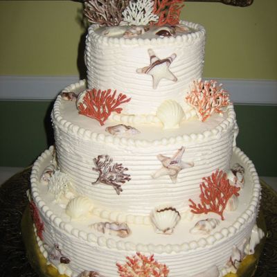 Coral Sea Shell Wedding Cake
