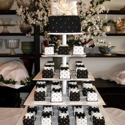 Black And White Mini Cakes