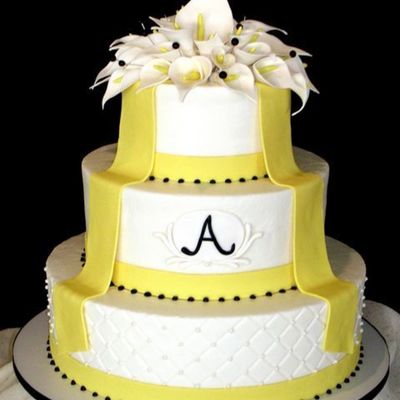 Yellow Black Wedd Cake