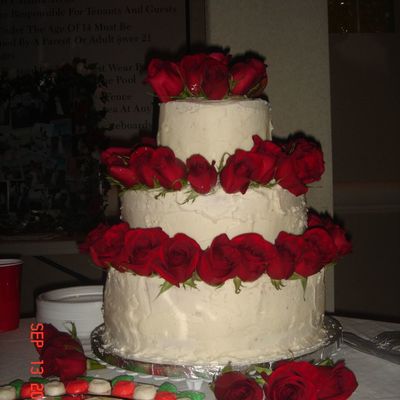 Wedding Cake With Roses