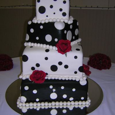 Black & White Polka Dot Wedding Cake