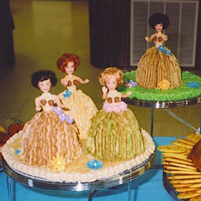 Hula Girl Cakes