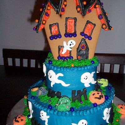 Haunted Halloween Cake