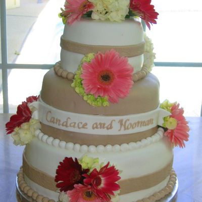 Engagement Cake Hydrangeas & Gerber Daisy