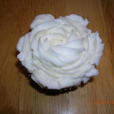 White Rose Cupcake