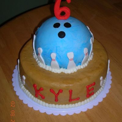 Bowling Cake With Fondant Ball