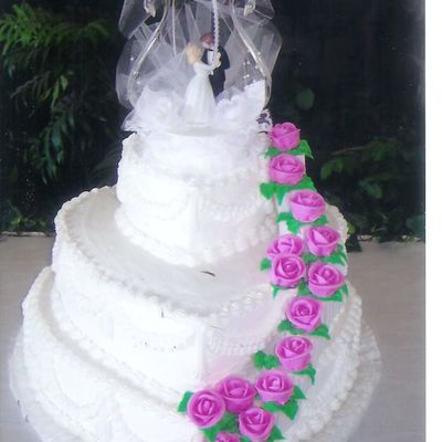 Heart Shape Wedding Cake